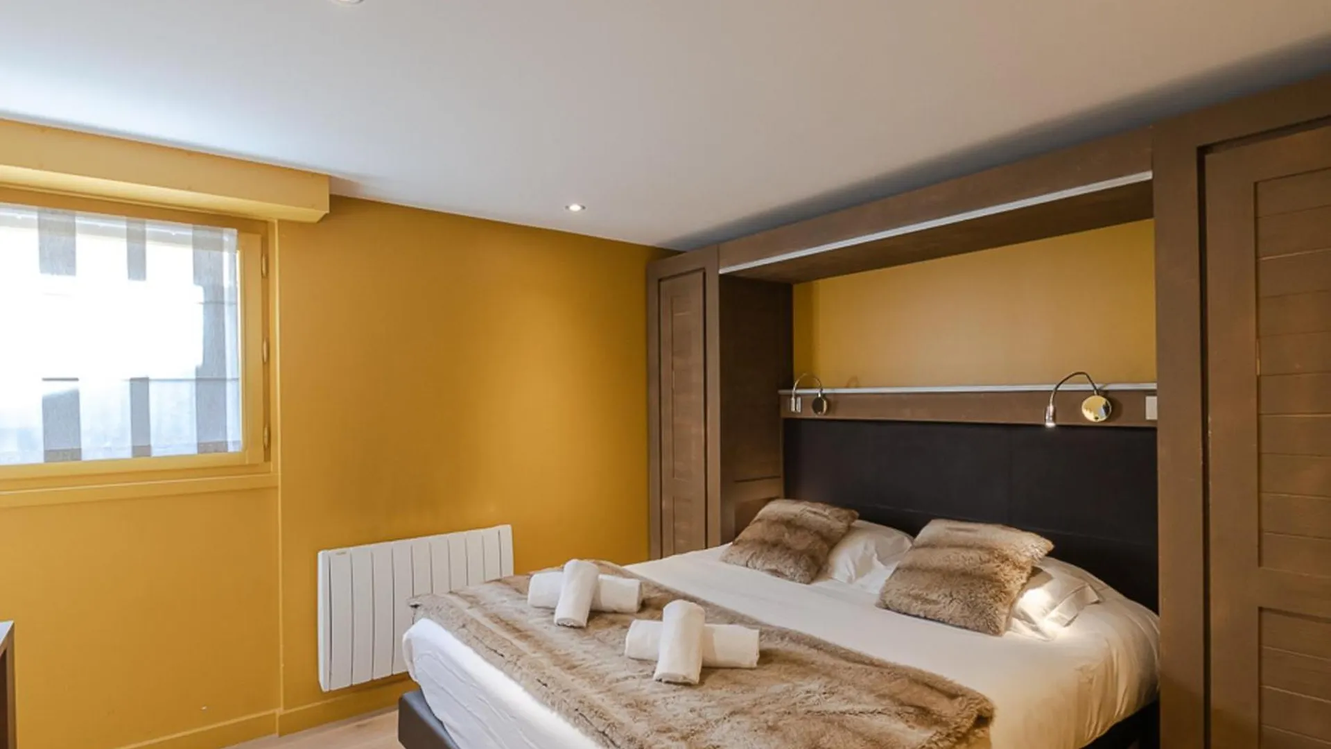 Appartement Chic Avec Sauna Et Parking Au Centre De Chamonix - Fr-1-343-190 0*,