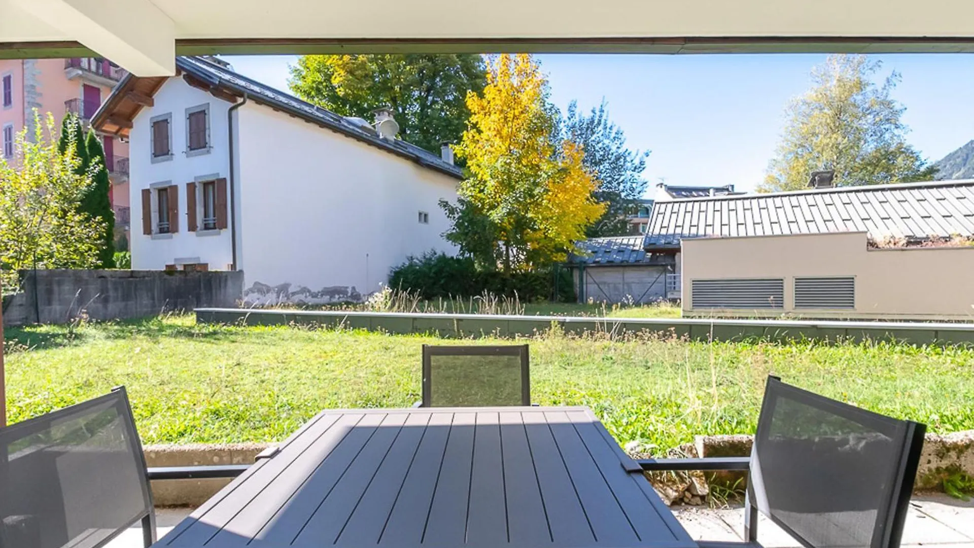 Appartement Chic Avec Sauna Et Parking Au Centre De Chamonix - Fr-1-343-190