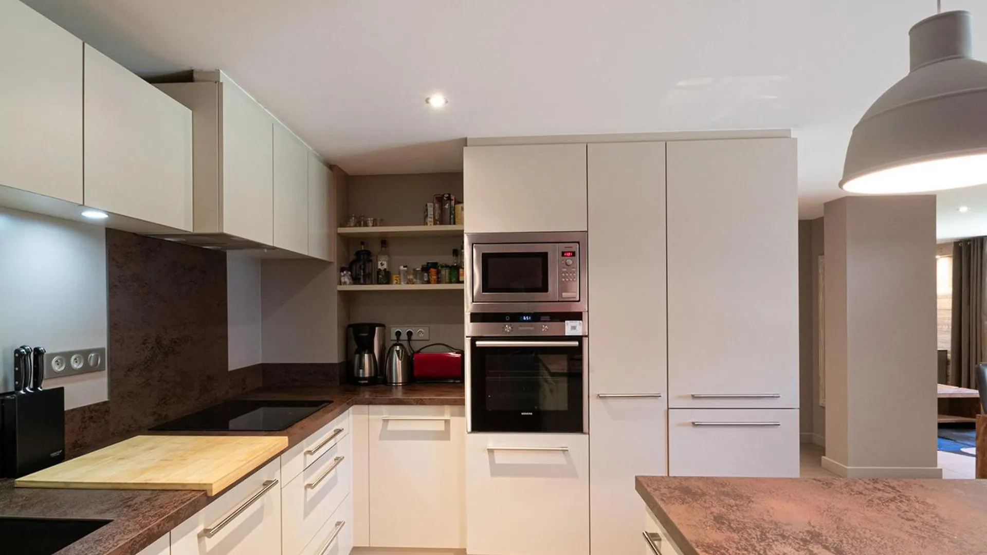 Appartement Chic Avec Sauna Et Parking Au Centre De Chamonix - Fr-1-343-190
